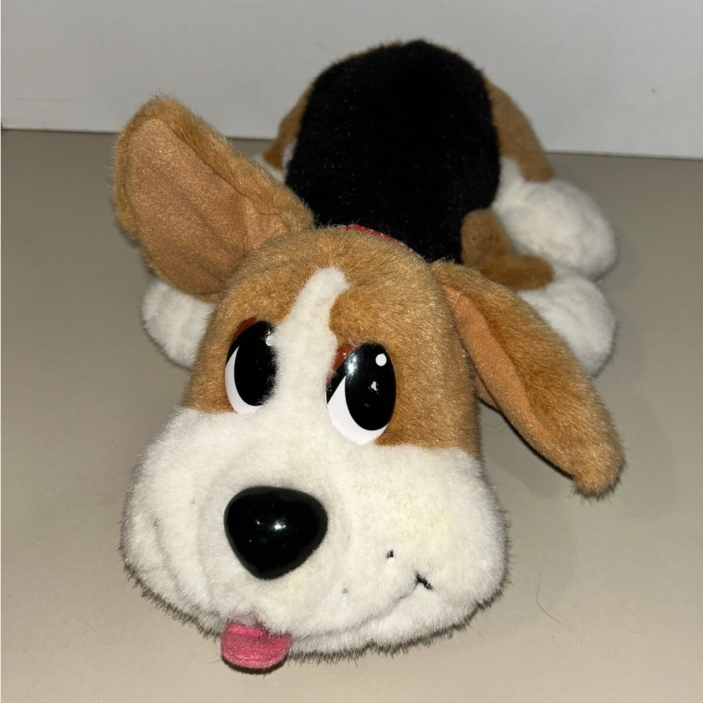 2004 Mattel pound puppy plush toy